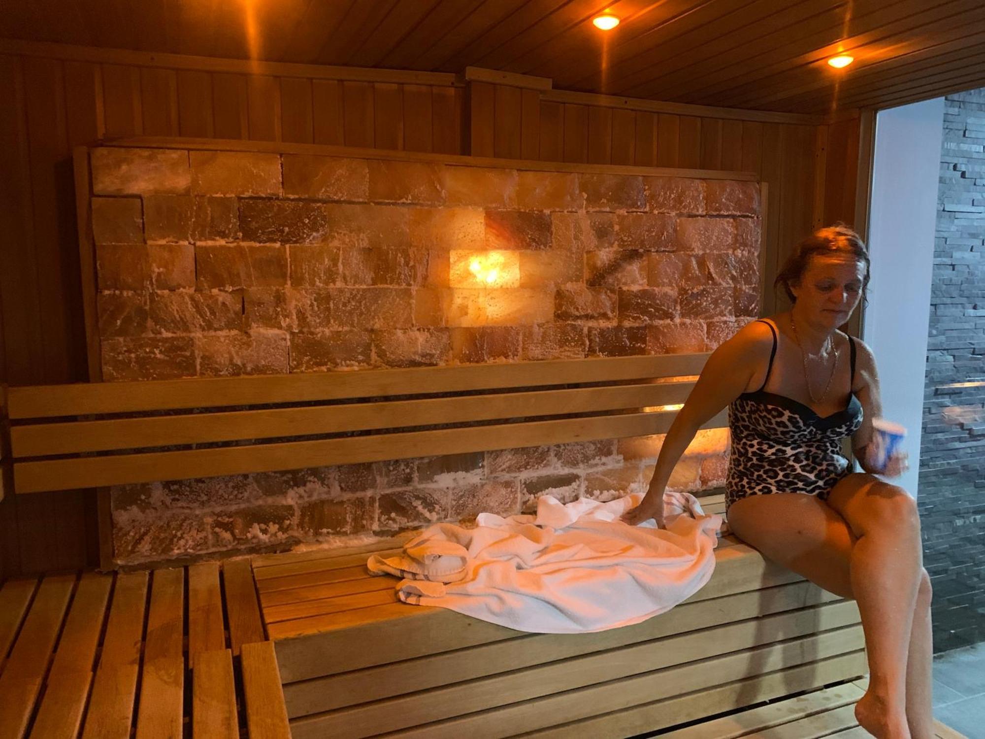 The Penthouse Bowness Luxury Loft Jacuzzi Bath & Complimentary Lakeview Spa Membership ภายนอก รูปภาพ